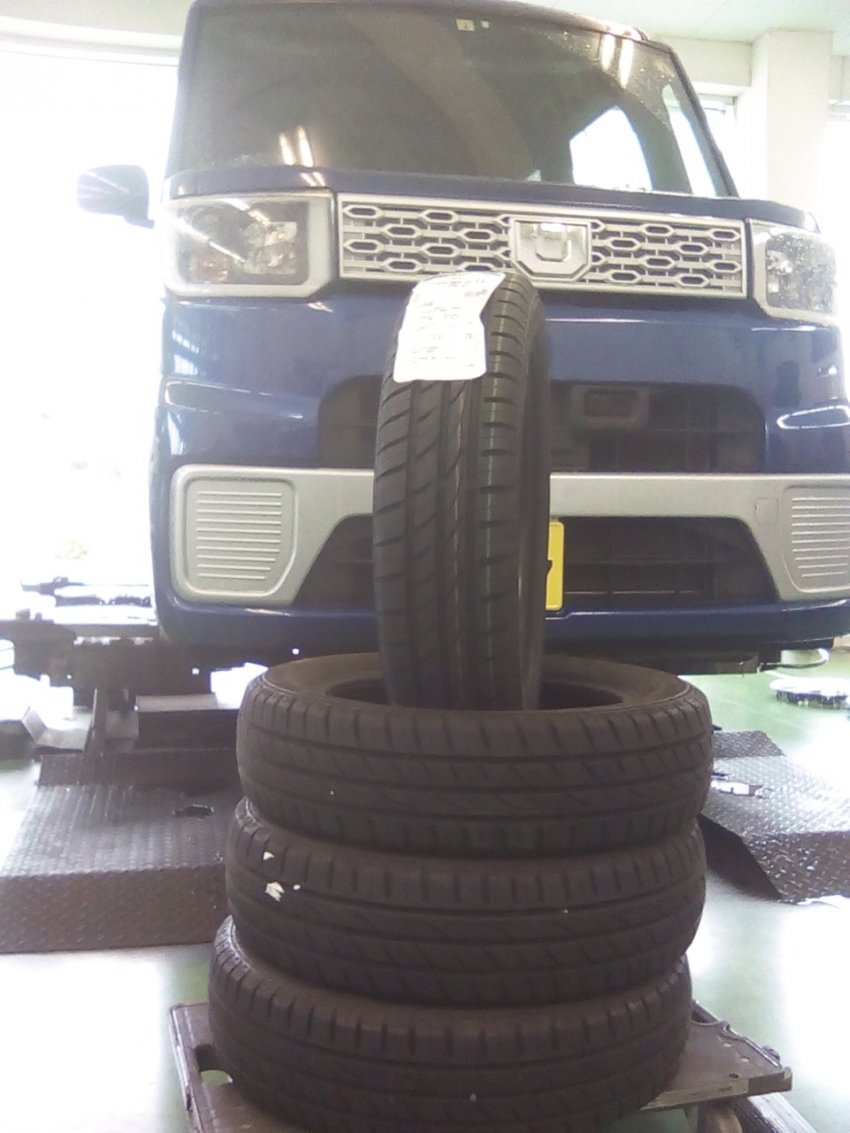 中古の館より ウェイクに極上中古タイヤを タイヤ市場伊勢崎宮子店 タイヤ スタッドレス オールシーズンが安いタイヤ専門店