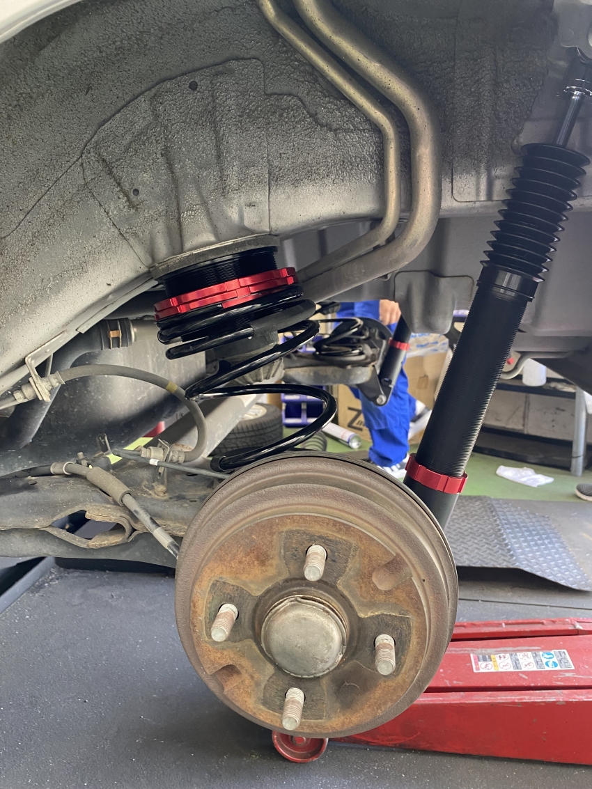 エッセ　車高調 (8).JPG