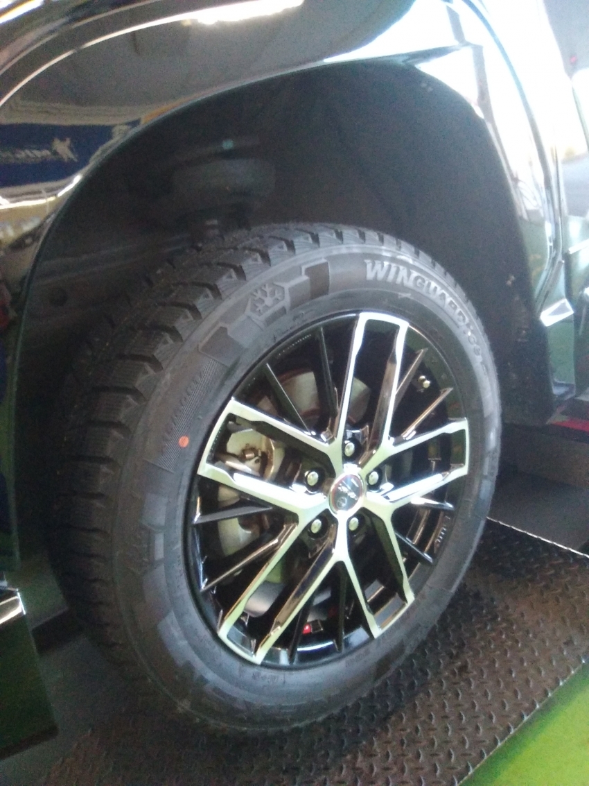 千葉 17インチ せわしなく 114.3 215/45R17 スタッドレス付 CL7に使用