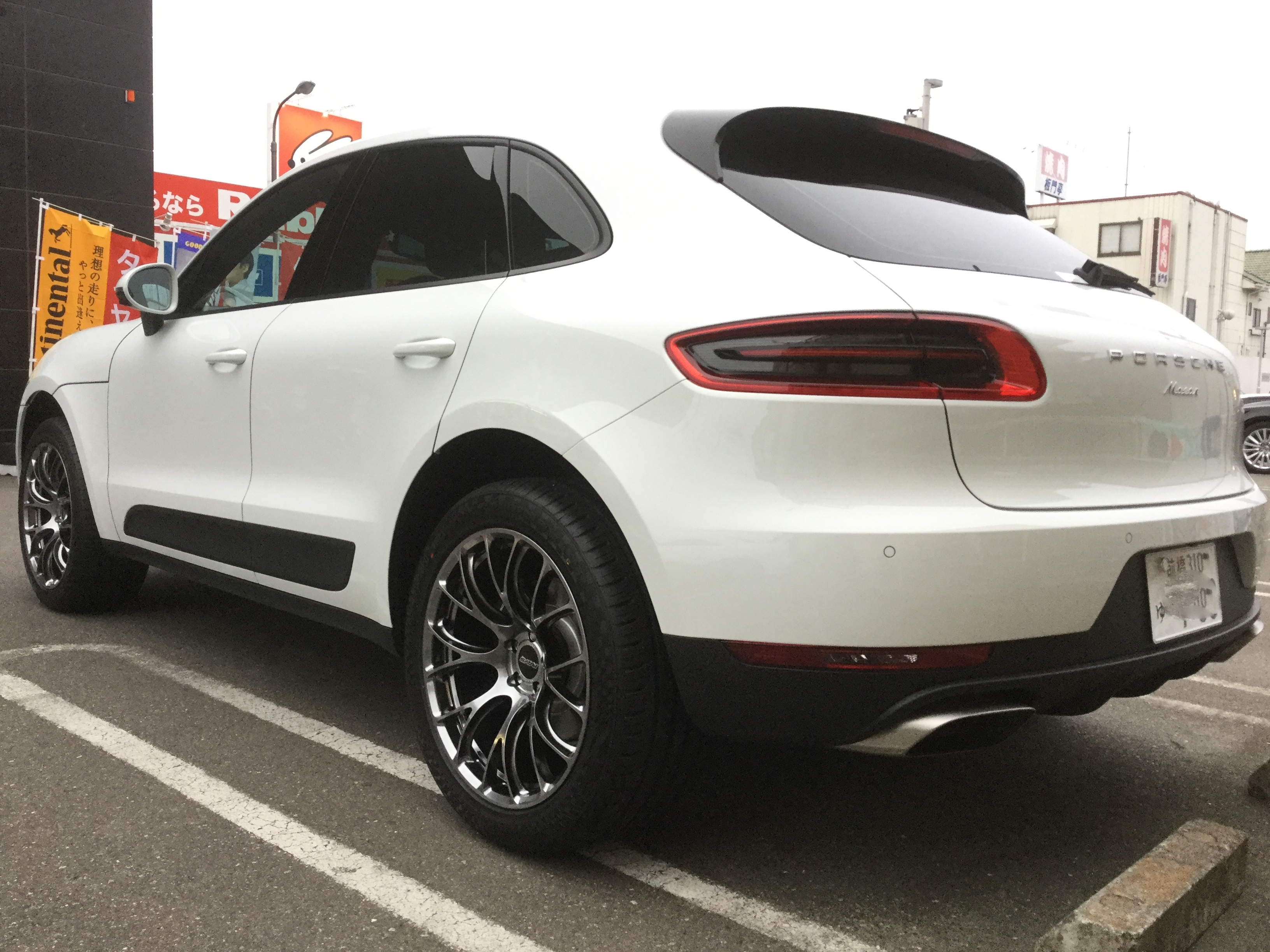 ポルシェ マカンにレイズG16！20インチ！｜タイヤ市場前橋荒牧店