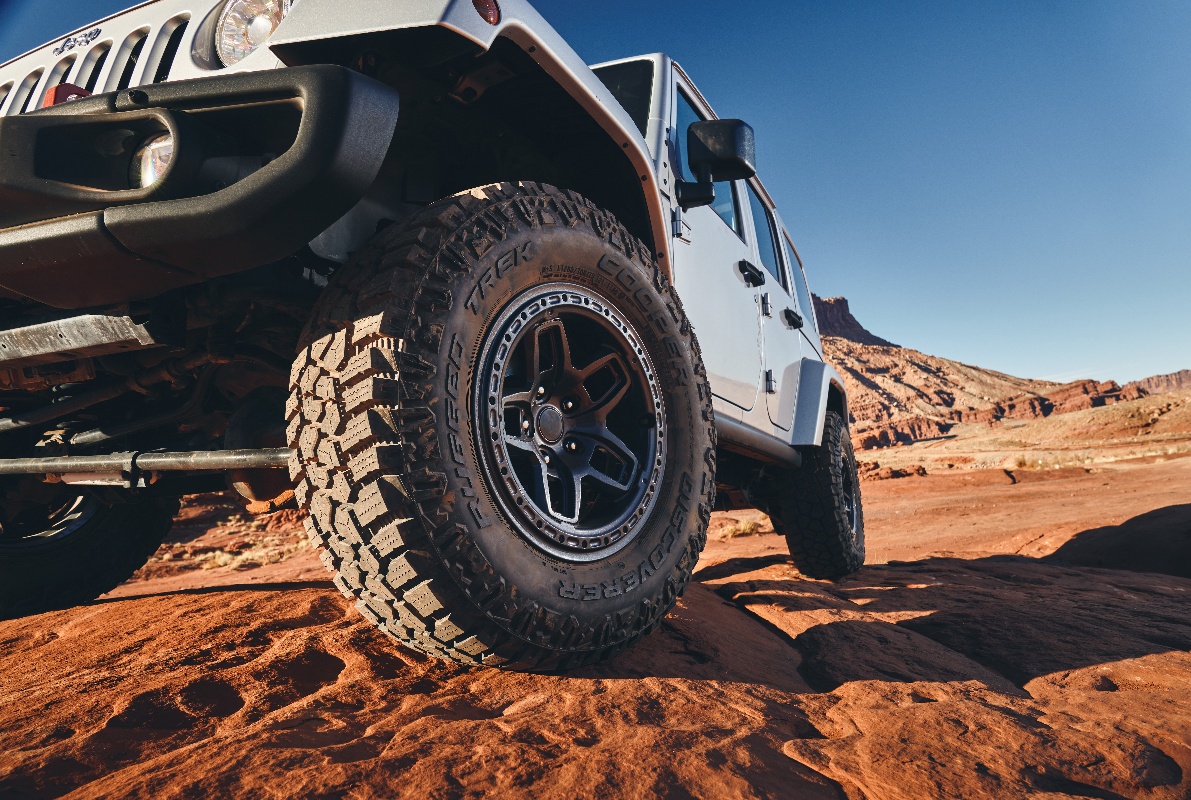 DISCOVERER RUGGED TREK